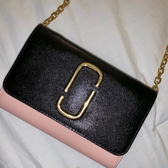 Marc Jacobs Handbags - Marc Jacobs Snapshot Chain Wallet